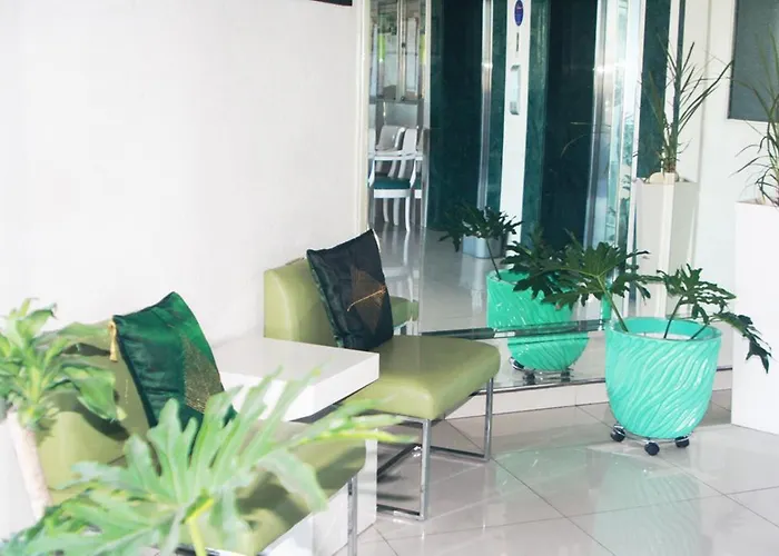 Touristation Crowne Bay Tower 3* Manila
